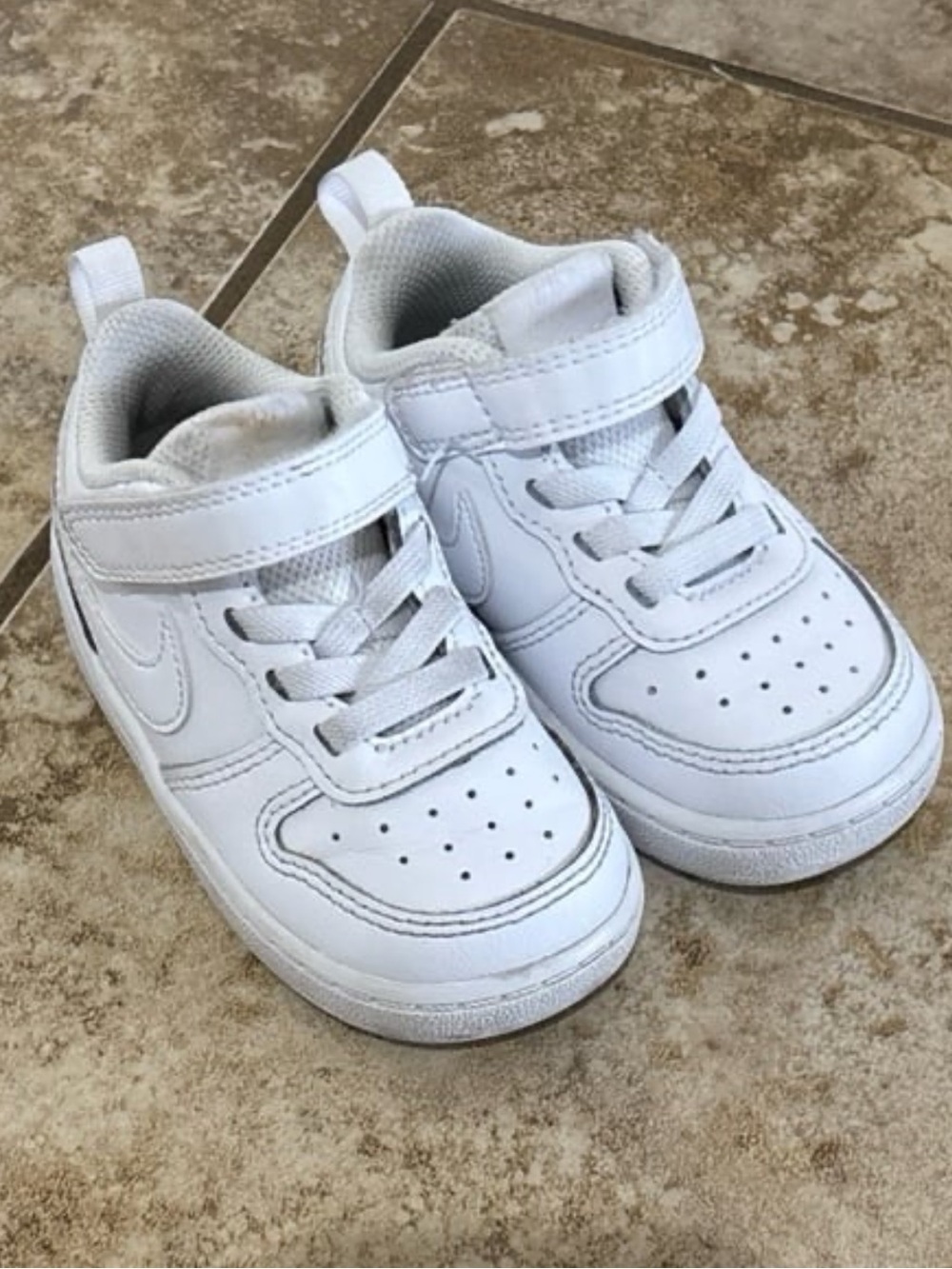 Nike Court Borough Low Sneakers